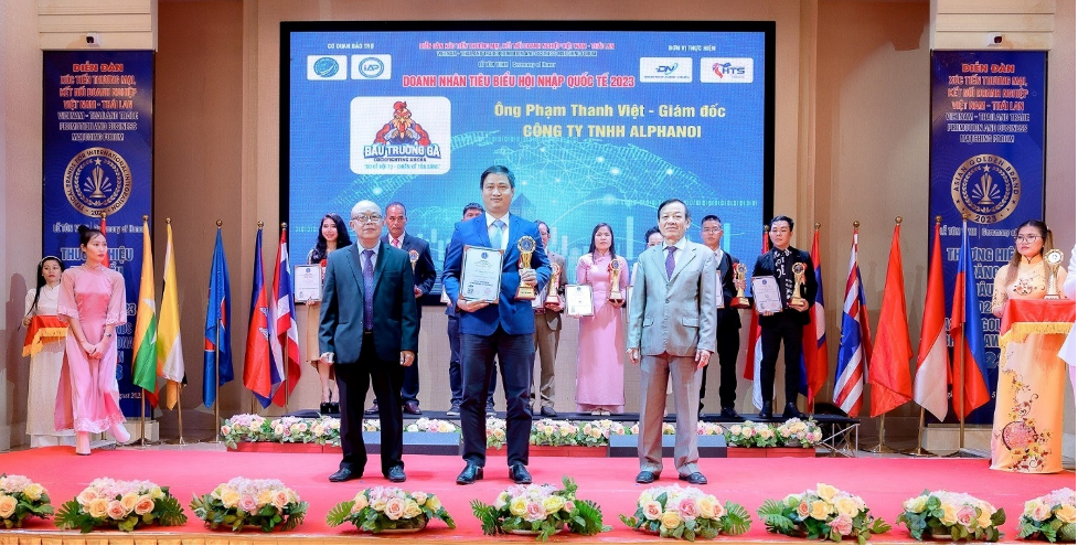 doanh-nhan-pham-thanh-viet-1691749783.png