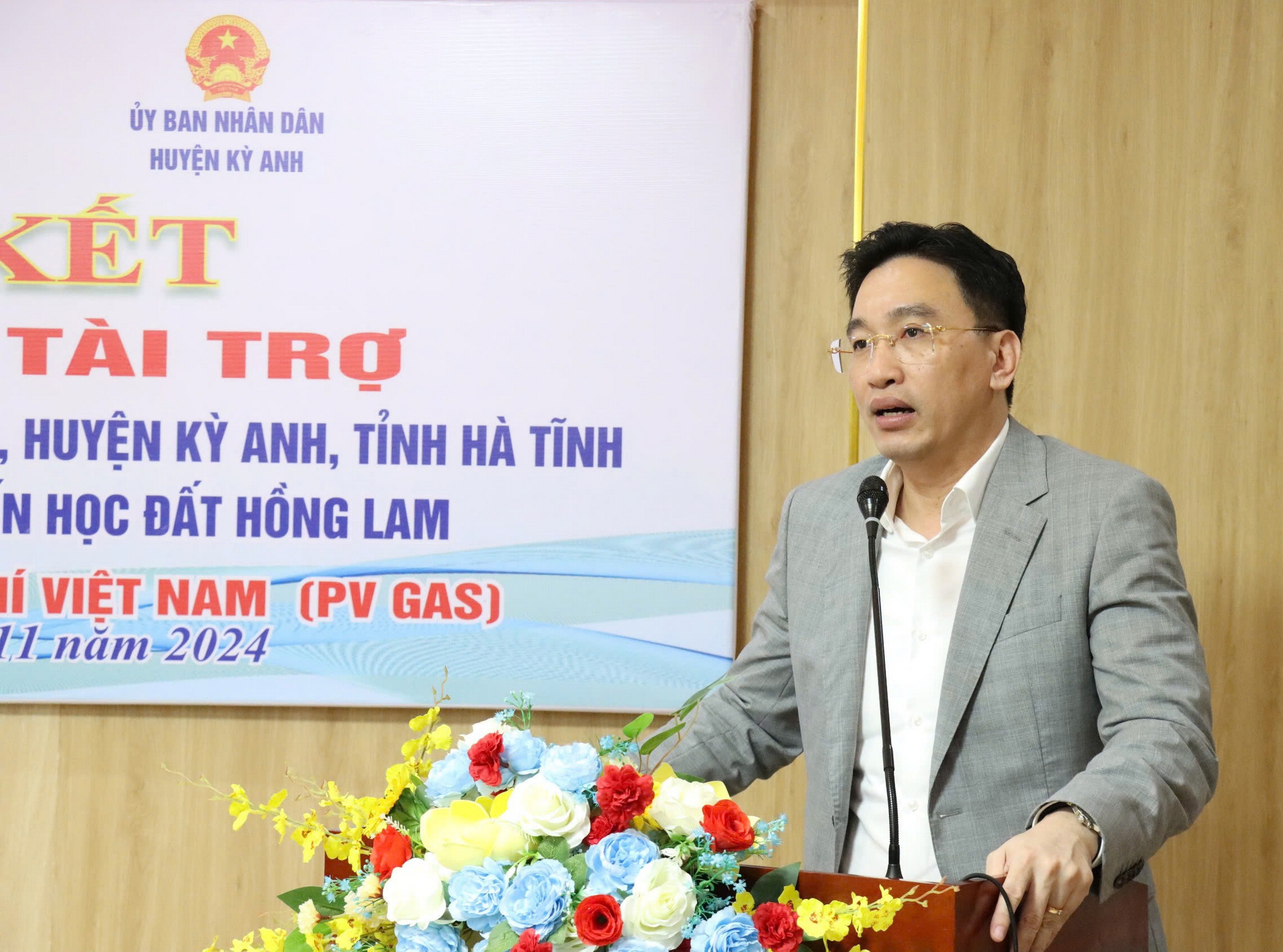 a2-bi-thu-phat-bieu-ho-tro-ha-tinh-1731576437.jpg