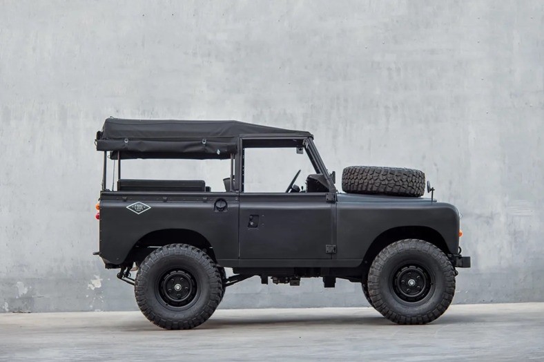 defender1-1732077410.jpg